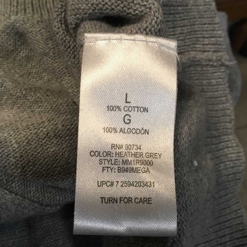 Miley Cyrus Max Azria Gray Sleeveless V Neck Top - Picture 5 of 5